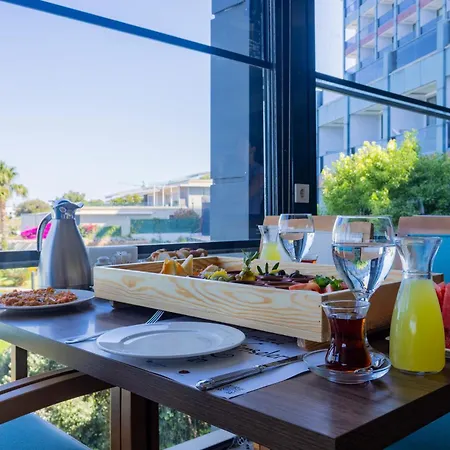 מלון The Nowness Luxury & Adulty Only 4*