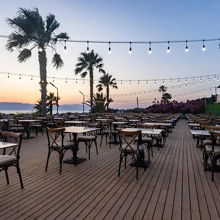 מלון The Nowness Luxury & Adulty Only