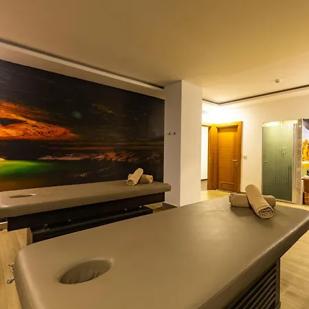 מלון The Nowness Luxury & Adulty Only