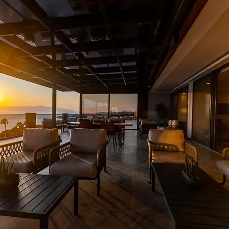 The Nowness Luxury & Adulty Only מלון 4*