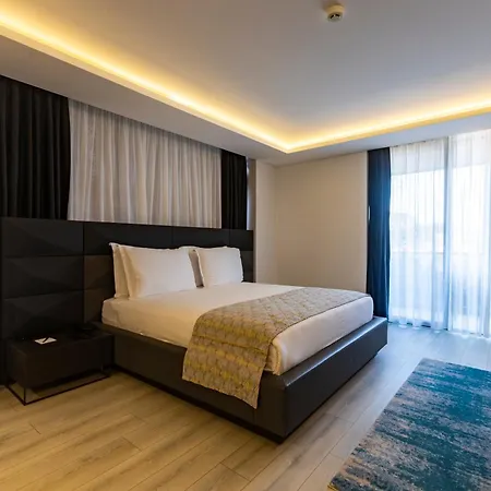 The Nowness Luxury & Adulty Only מלון