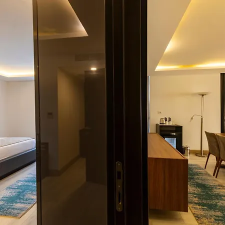 The Nowness Luxury & Adulty Only מלון Çeşme