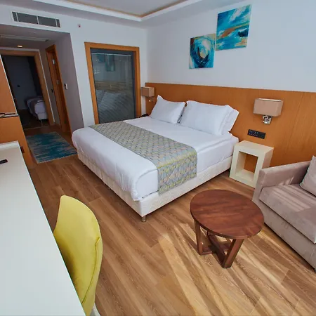 The Nowness Luxury & Adulty Only מלון