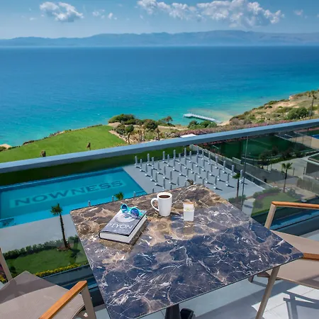 The Nowness Luxury & Adulty Only מלון