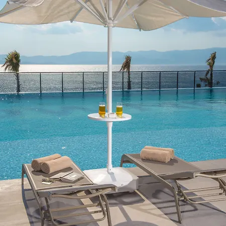 מלון The Nowness Luxury & Adulty Only 4*