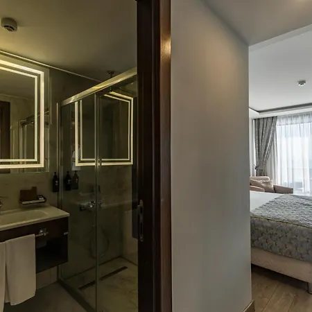 The Nowness Luxury & Adulty Only فندق