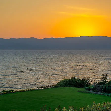 The Nowness Luxury & Adulty Only فندق 4*